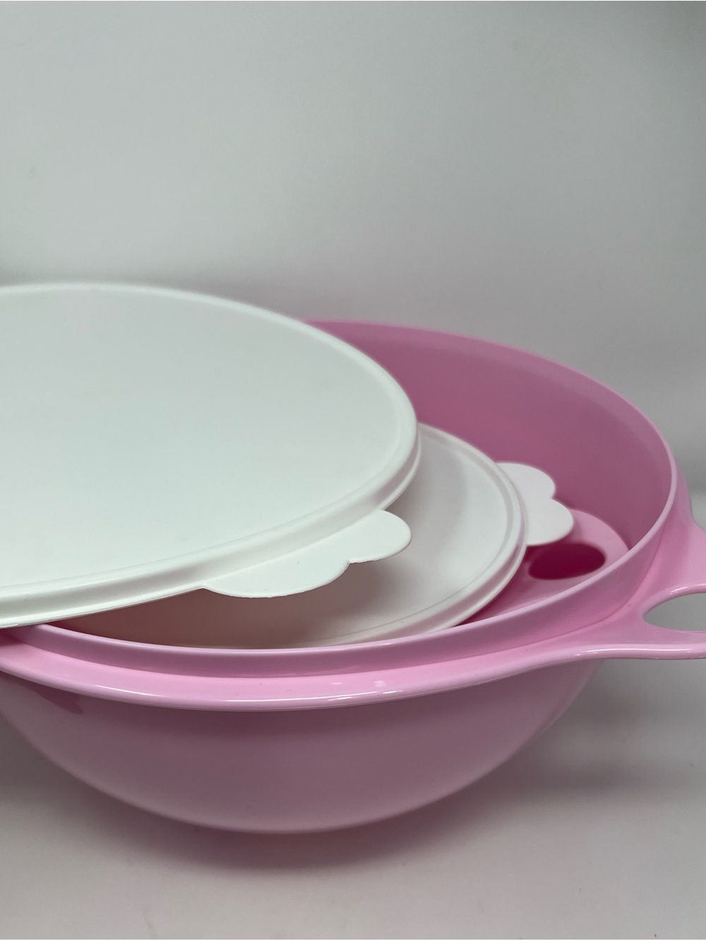 Tupperware Thatsa Bowls Mixing Serving & Storage One 12 Cups One 32 Cups Pink - Picture 7 of 7